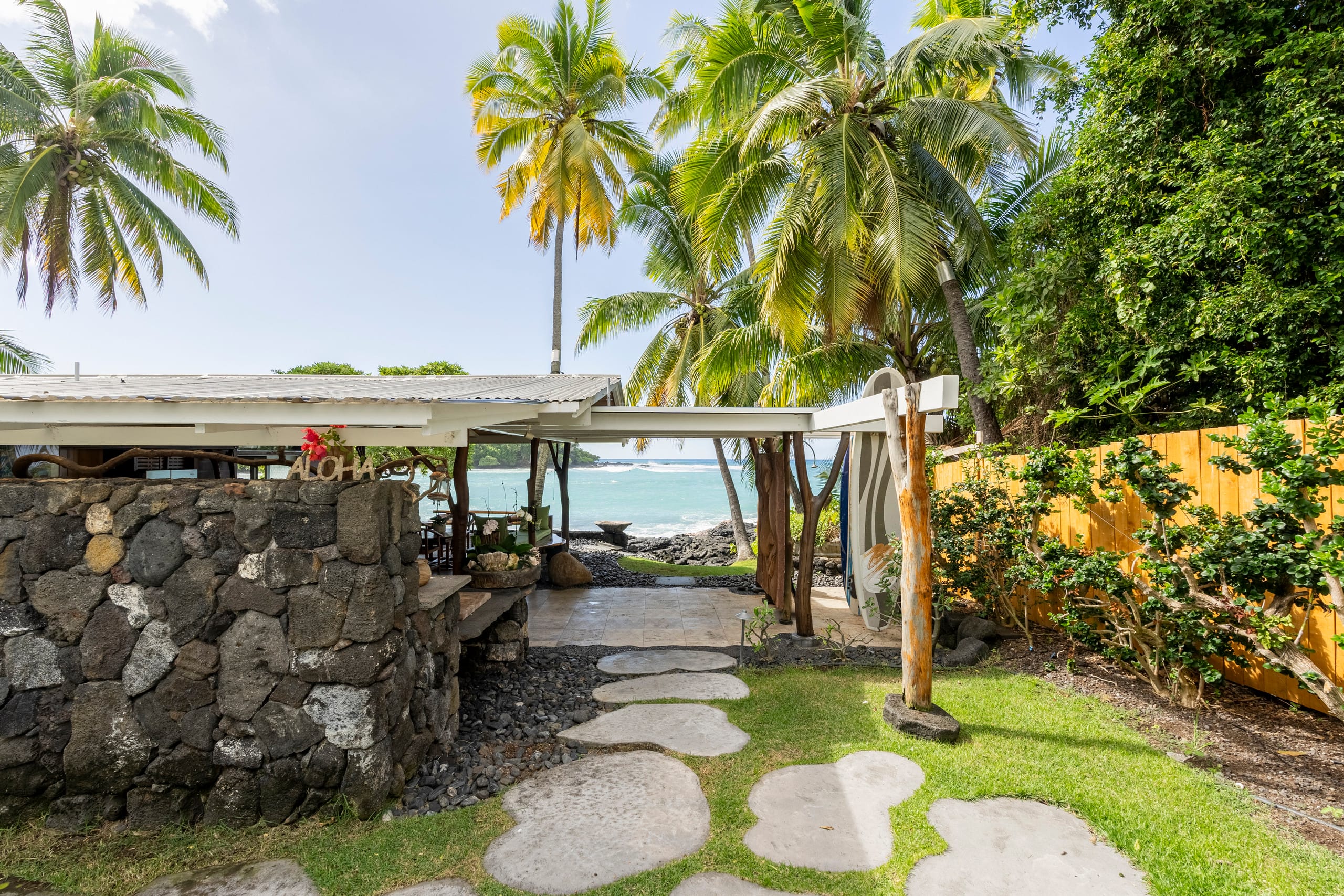 Home in Kailua-Kona · ★4.97 · 2 bedrooms · 2 beds · 2 baths - Image 43