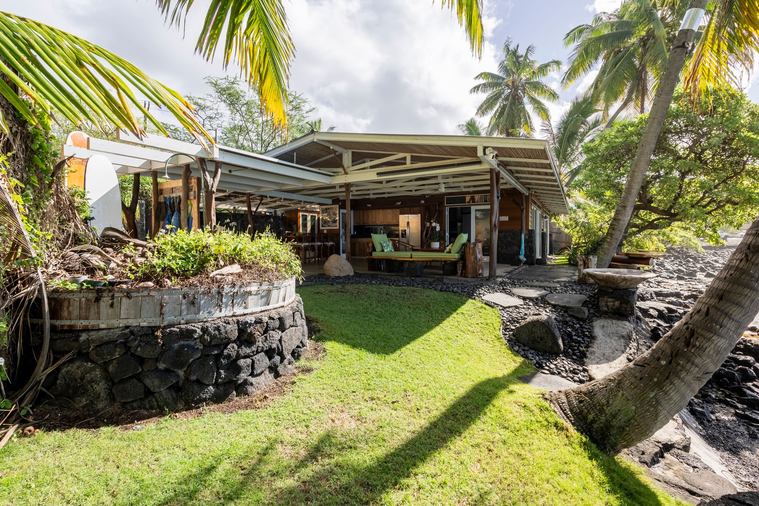Home in Kailua-Kona · ★4.97 · 2 bedrooms · 2 beds · 2 baths - Image 35