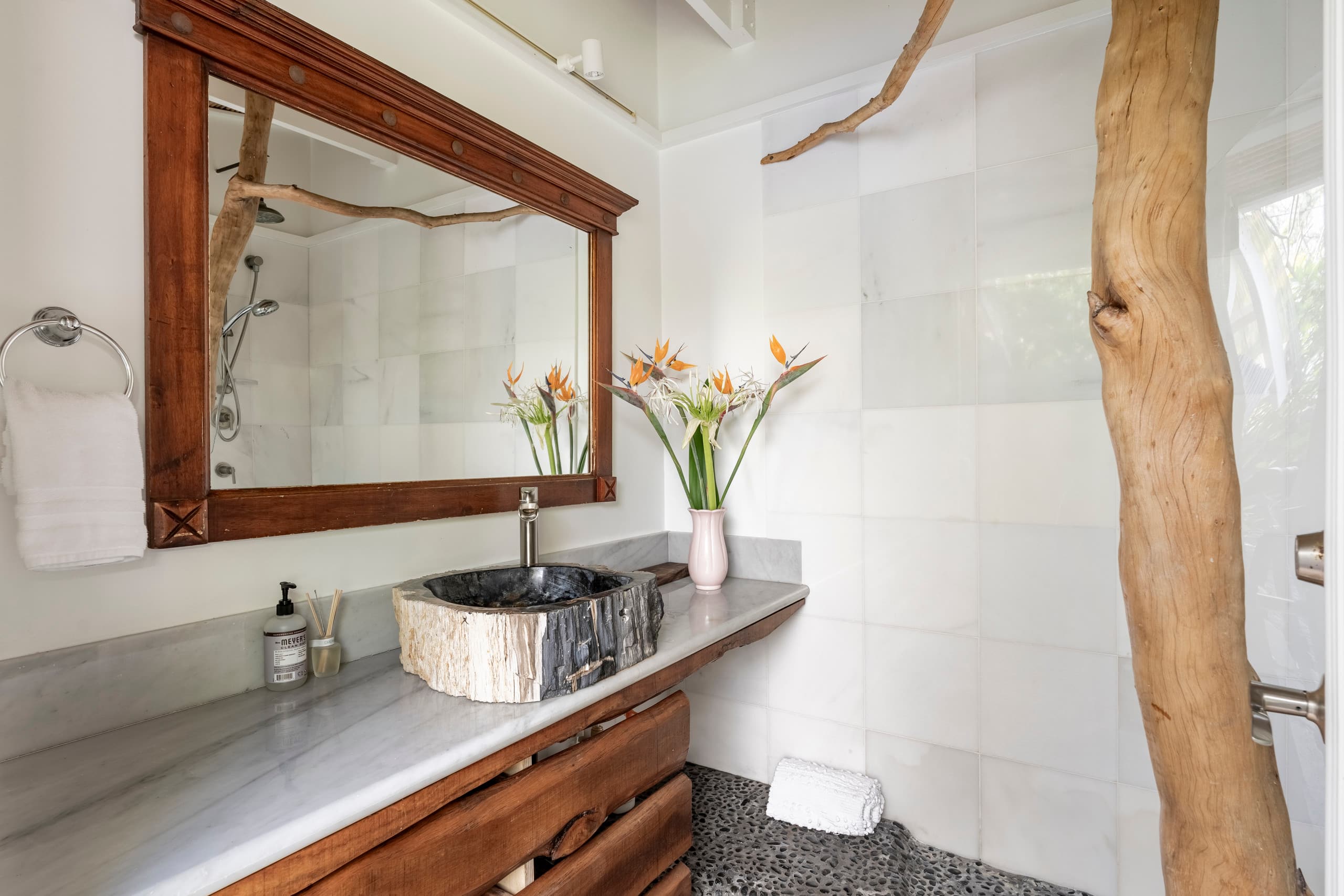 Home in Kailua-Kona · ★4.97 · 2 bedrooms · 2 beds · 2 baths - Image 15
