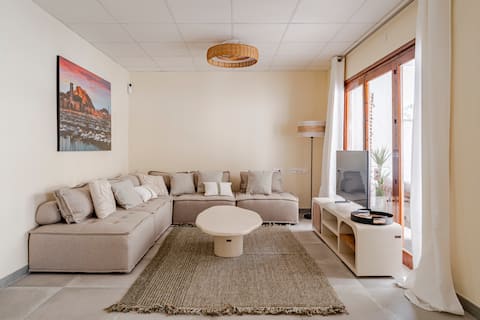 Luxury villa in Cala Lanuza with ocean views