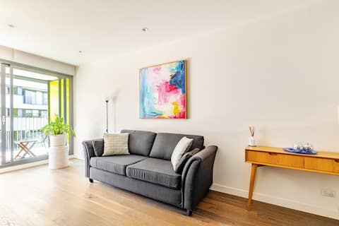 Top Airbnb: Enjoy the local vibe & city surroundings + parking in Collingwood