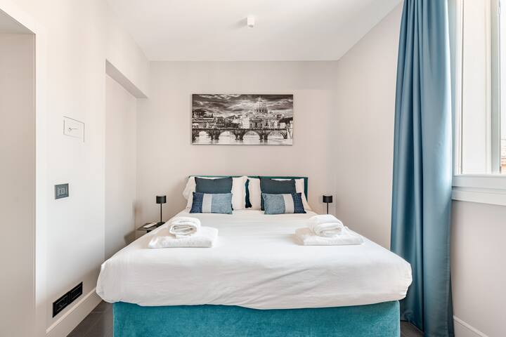 (Roma Centro) Trevi 2 bedr+ balcone- Kasa Trevi gallery image 4