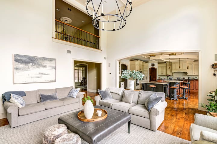 Chic Oasis near Downtown Chicago