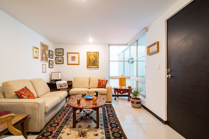 Exclusivo Departamento con jardín privado