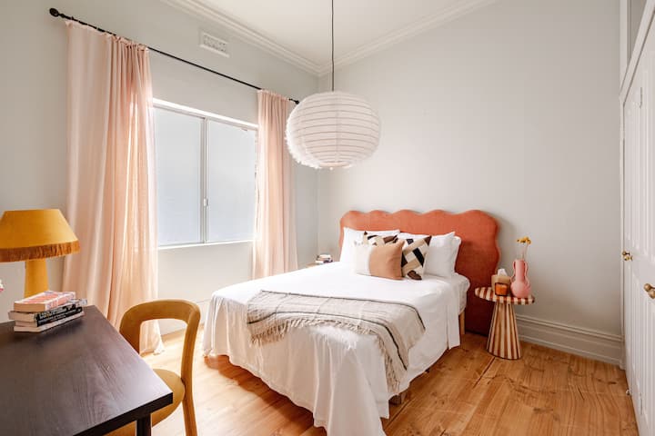 Kitanda na koti aina ya Queen