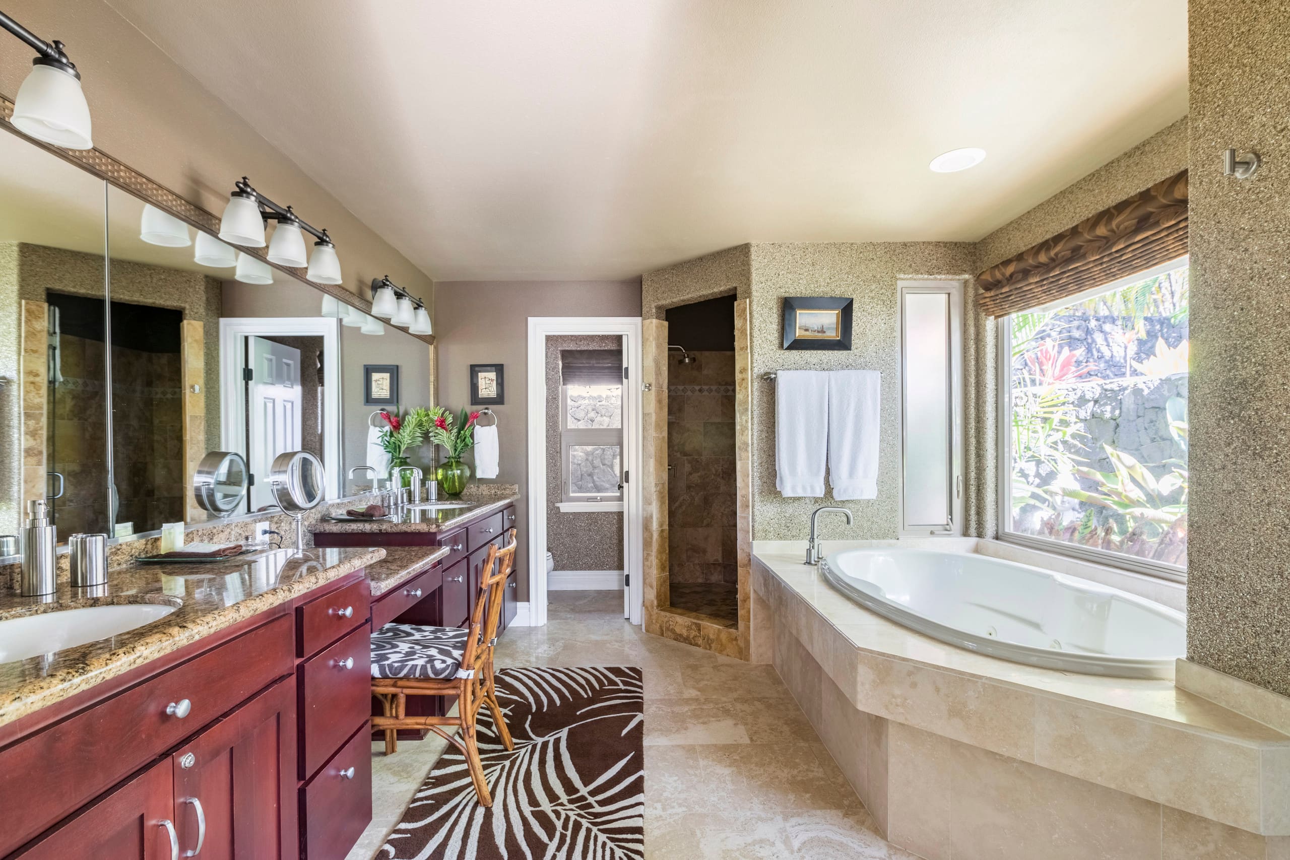Home in Kailua-Kona · ★5.0 · 4 bedrooms · 4 beds · 4.5 baths - Image 26