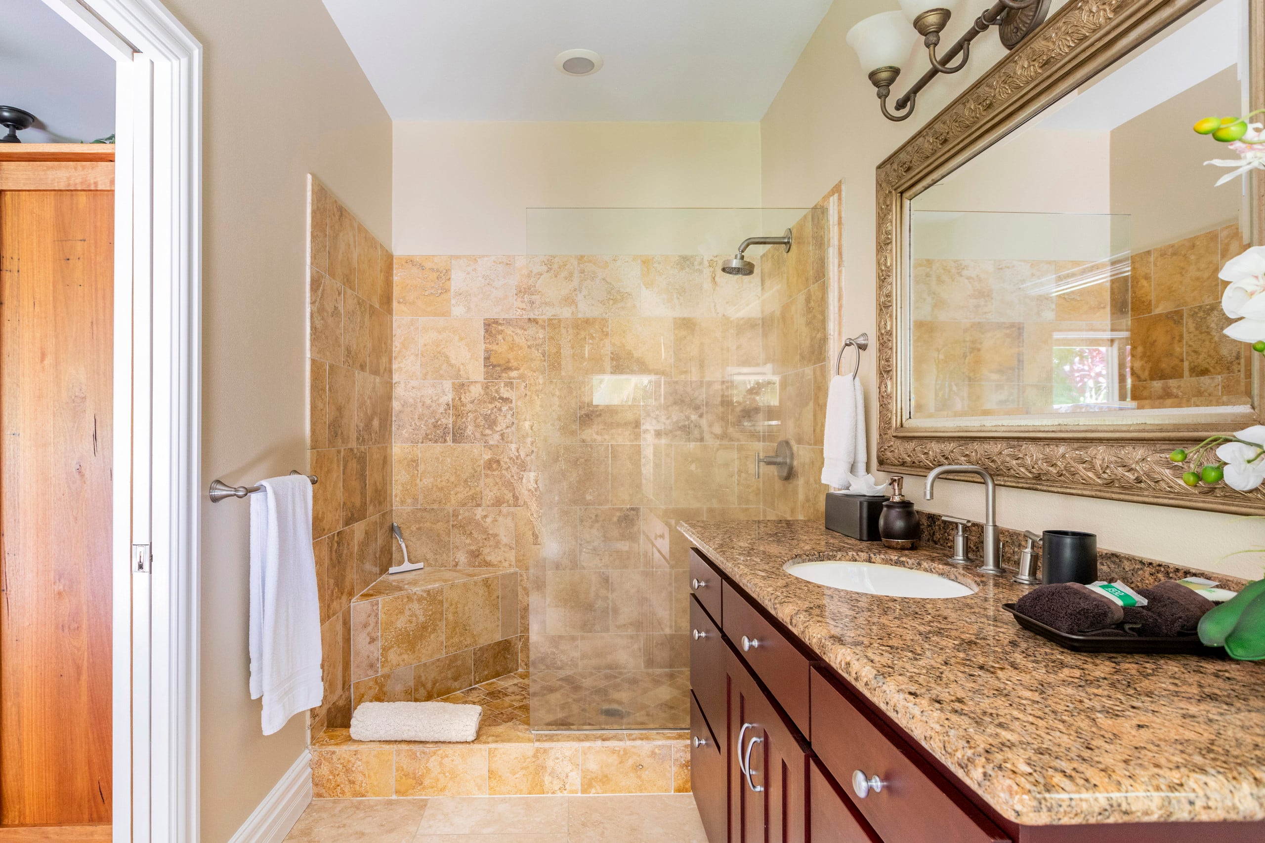 Home in Kailua-Kona · ★5.0 · 4 bedrooms · 4 beds · 4.5 baths - Image 27