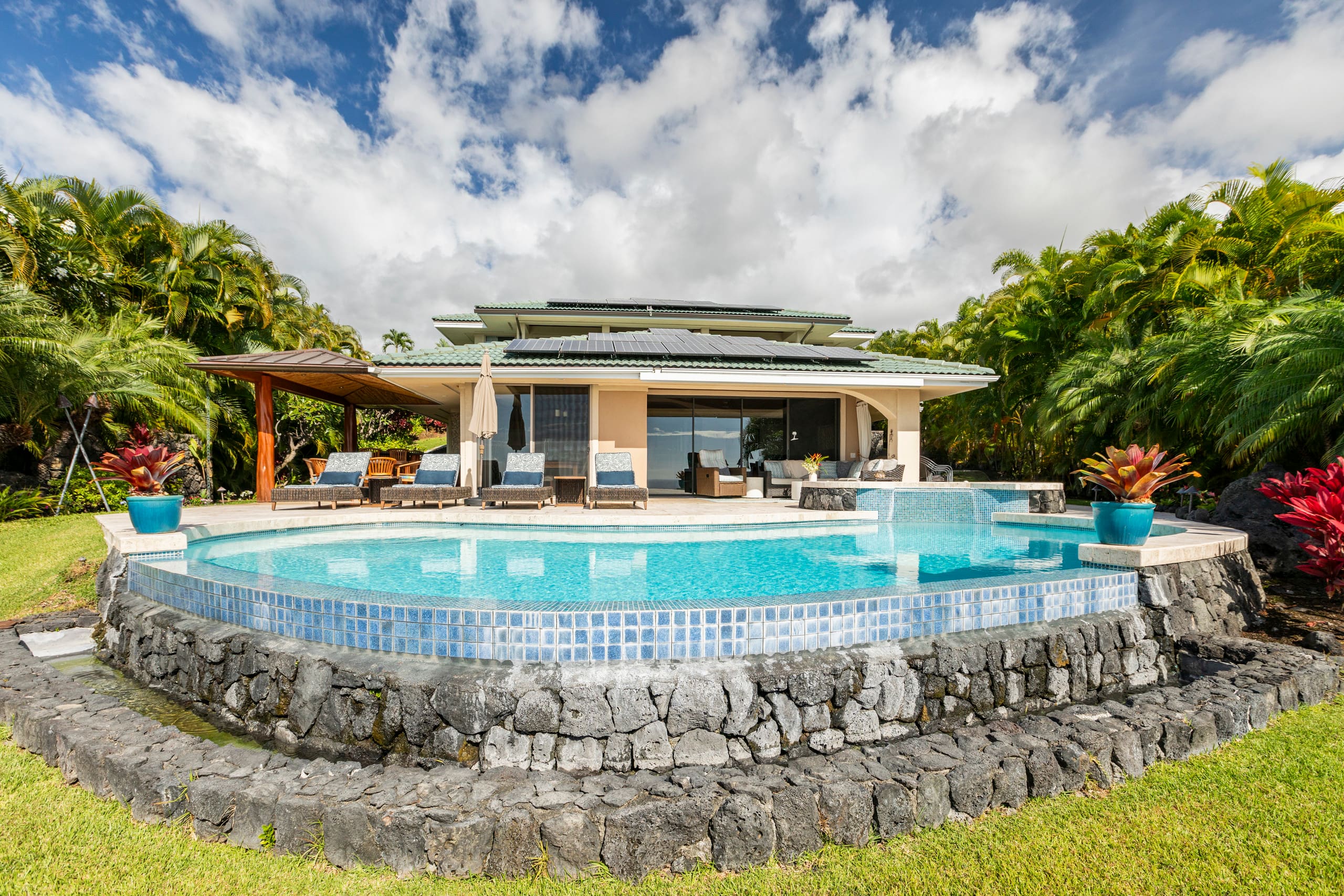 Home in Kailua-Kona · ★5.0 · 4 bedrooms · 4 beds · 4.5 baths - Image 42