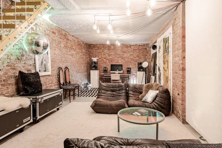 Remise Kreuzberg – 3 floors and terrace gallery image 4