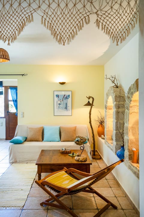Top performing Airbnb: Wildgarden - Guest House in Δήμος Αγίου Βασιλείου