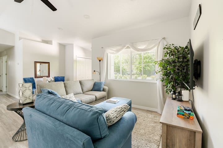 Zana’s Cozy Retreat, 1.1 Miles To Town, Near Beach - St. Augustine, FL
