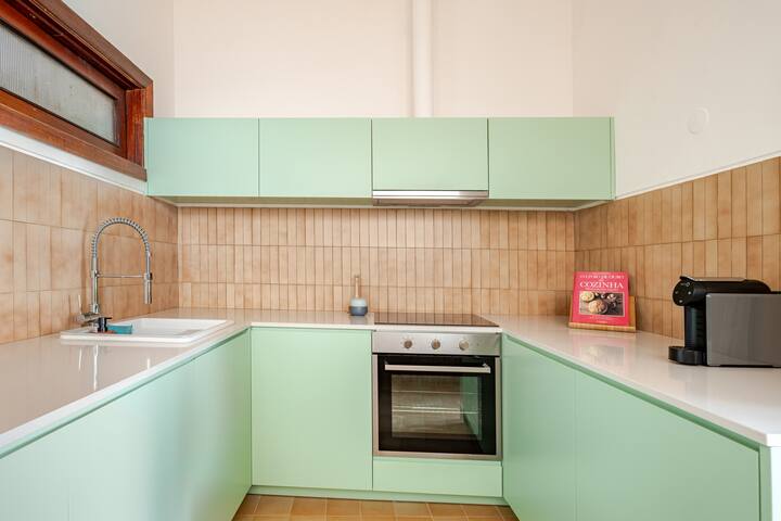 BIG Family apt @ Bolhão Market + Free Parking gallery image 4