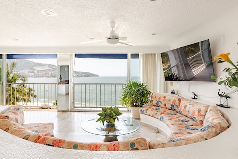 Popular Airbnb listing: Amazing apartment on the shore of the sea and private beach in Acapulco De Juárez