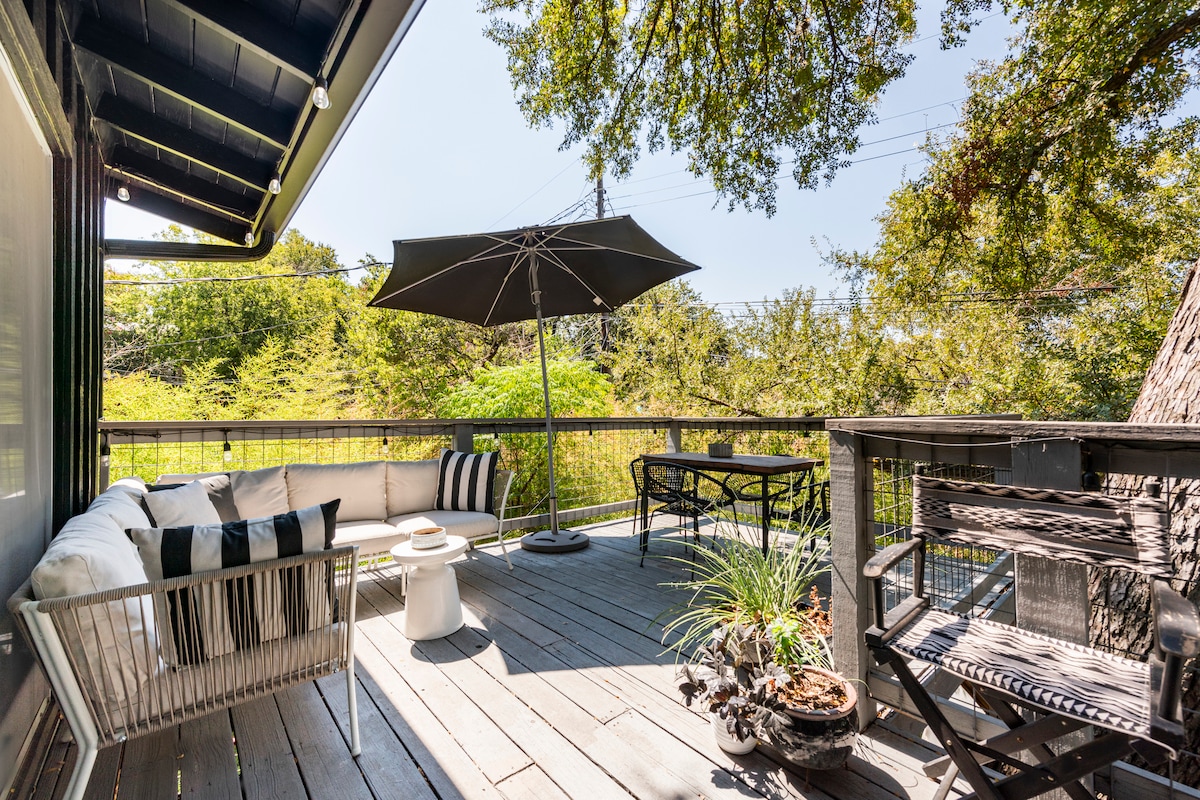 Mid-Century Mod Treehouse near Zilker Park