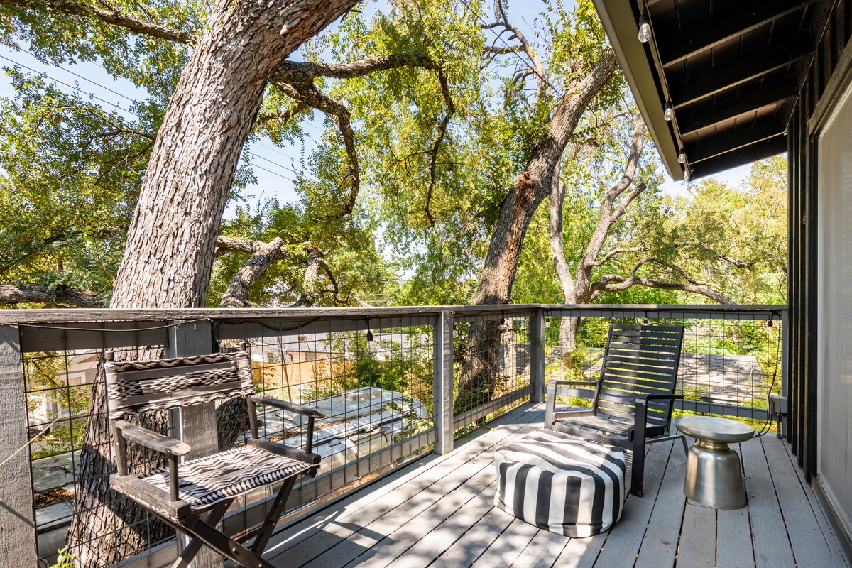 Mid-Century Mod Treehouse near Zilker Park