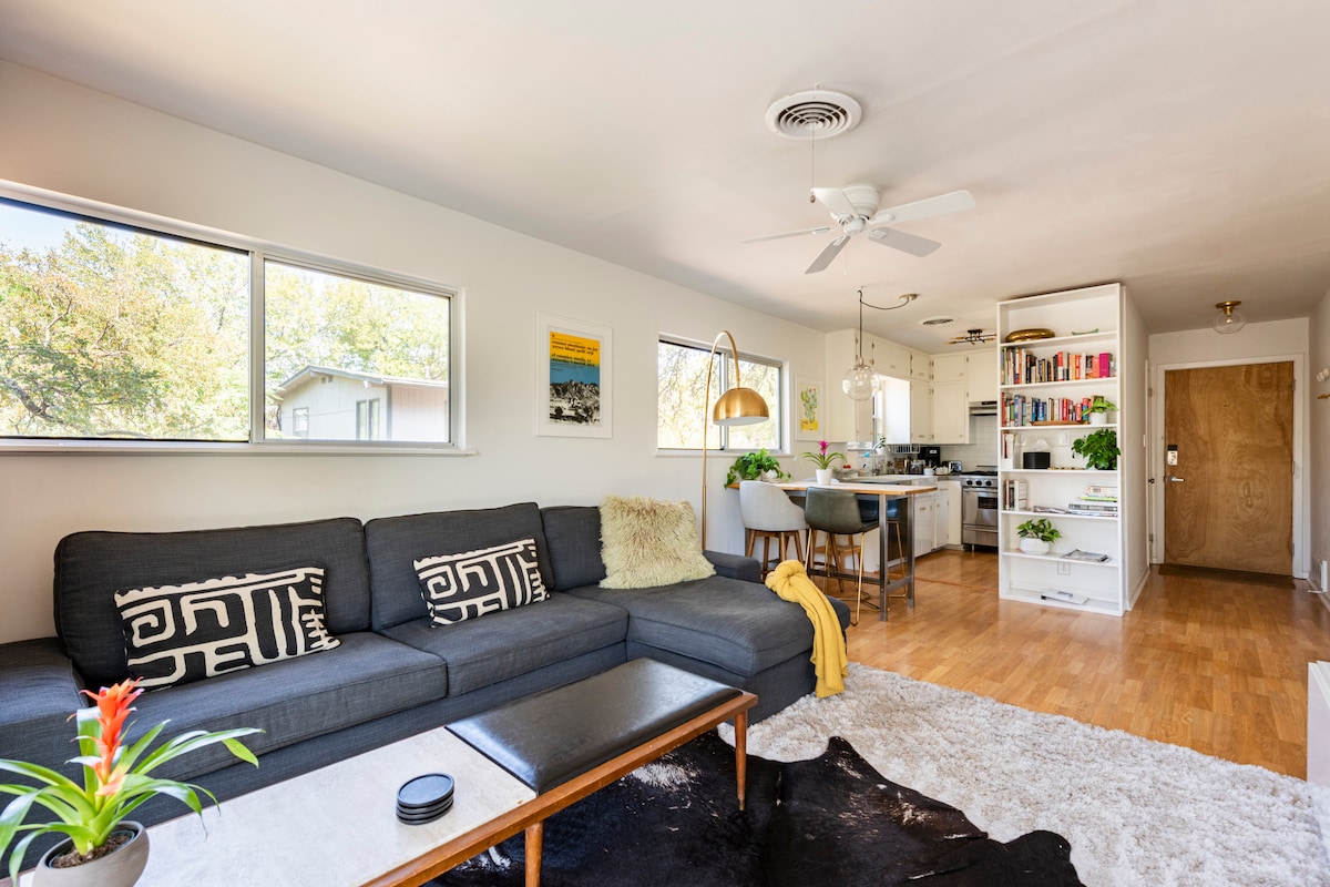 Mid-Century Mod Treehouse near Zilker Park