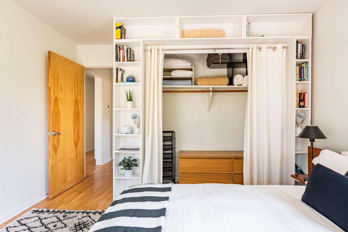 Mid-Century Mod Treehouse near Zilker Park