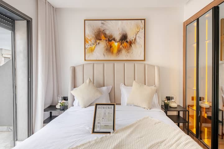 Луксузот се среќава со удобноста - спијте како кралски семејства во овој сонлив простор!