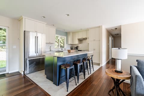 Gorgeous Home in Silverdale, Perfect for Families!