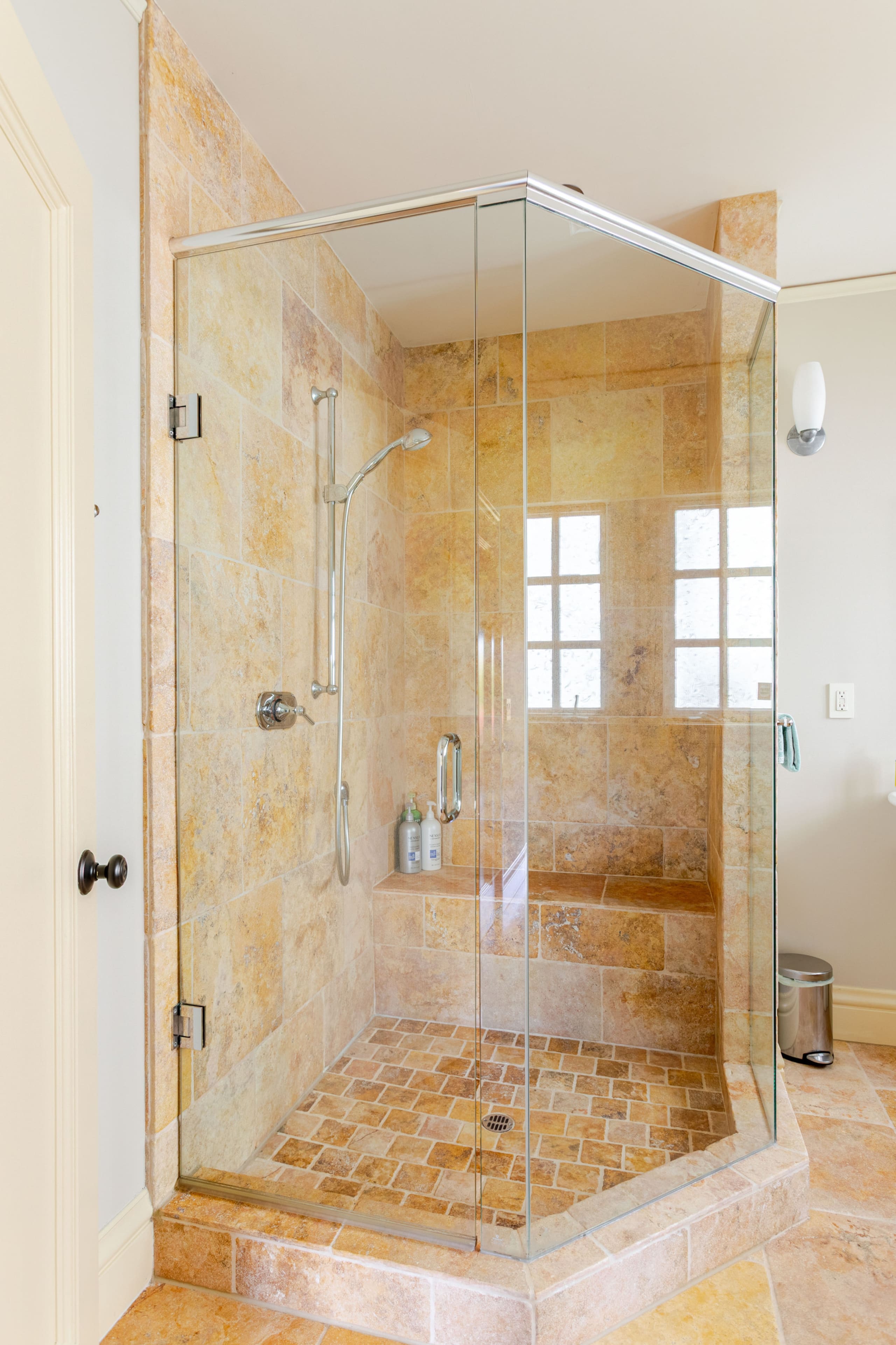 Home in San Francisco · ★5.0 · 1 bedroom · 2 beds · 1 bath - Image 35