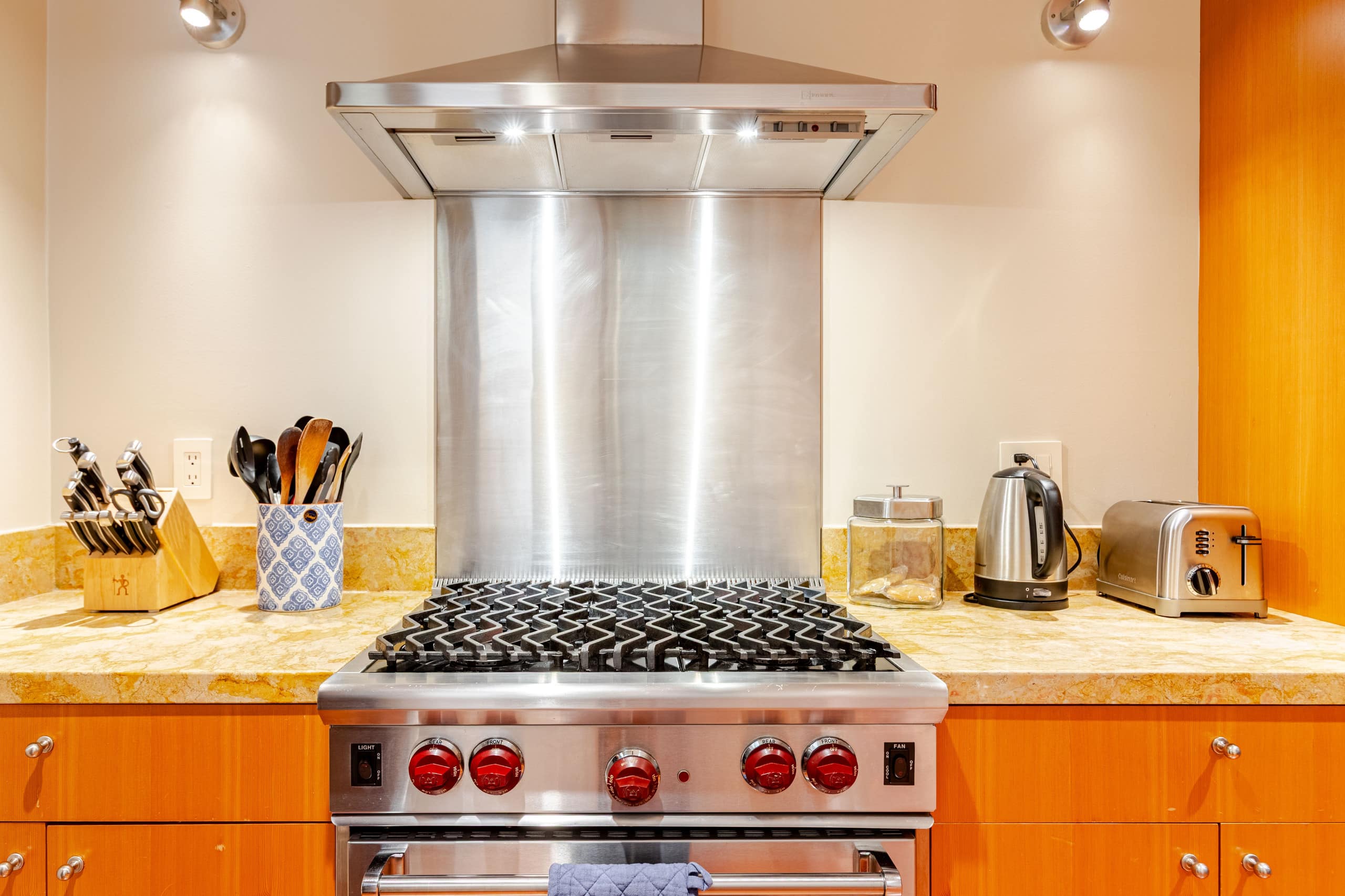 Home in San Francisco · ★5.0 · 1 bedroom · 2 beds · 1 bath - Image 27