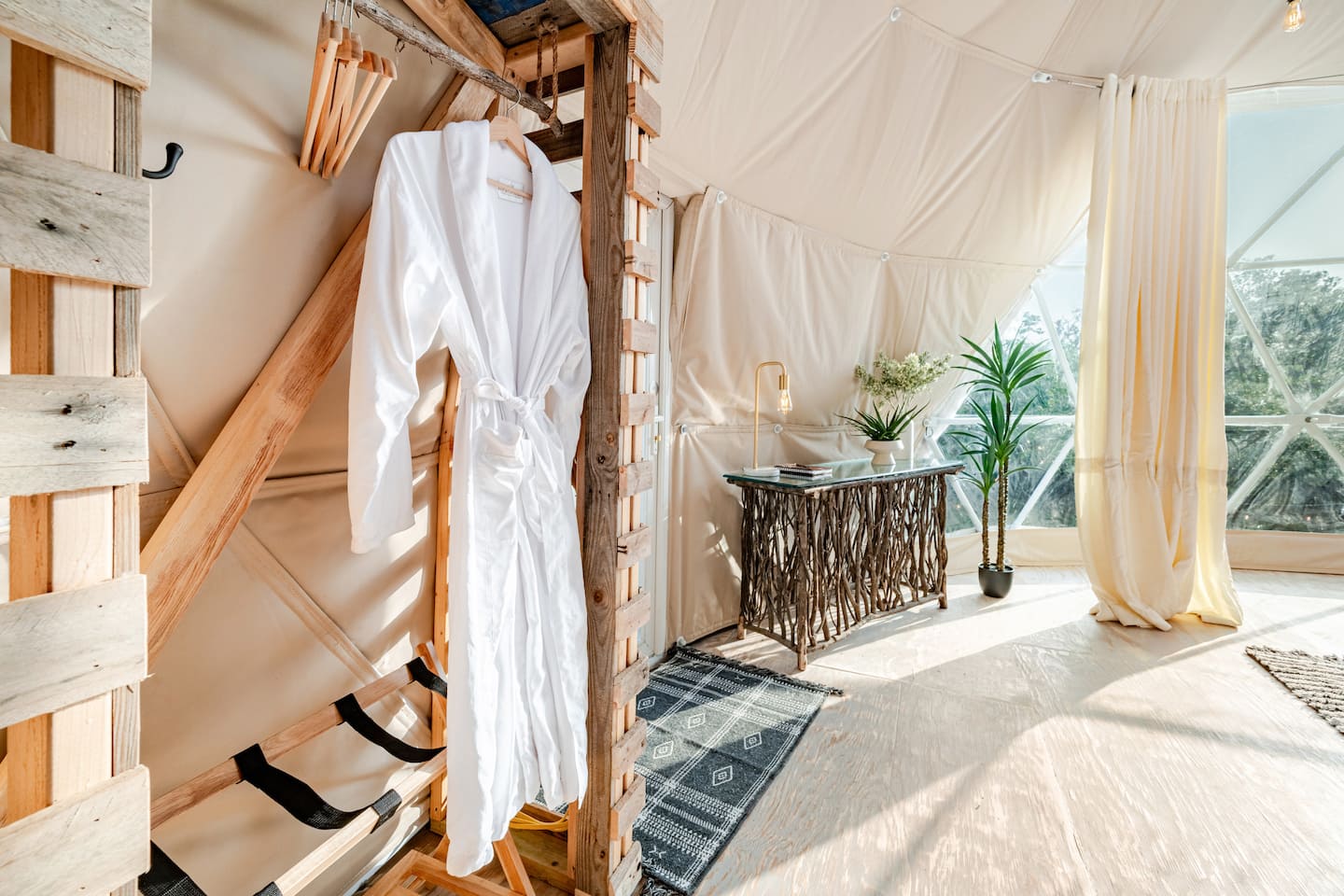 This Might Be the Coziest Texas Airbnb of the Season 7 Curated Add-On Experiences