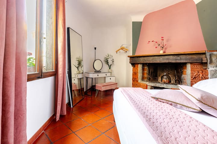 Live History, Birthplace of Cellini.