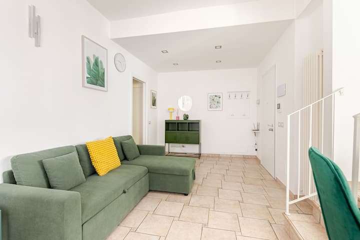 2 Appartamenti In V.lececcarini - 3bagni - Parking - Riccione