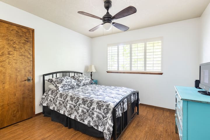 Spálňa #2 Menšia manželská posteľ