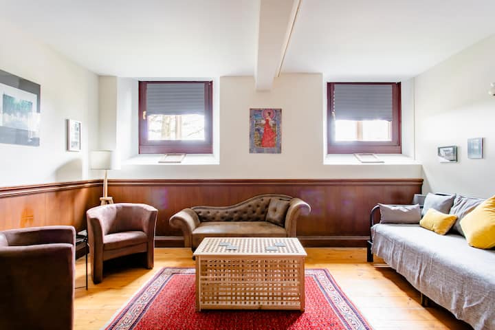 Suite Of 2 Rooms At A Church! - Elgin