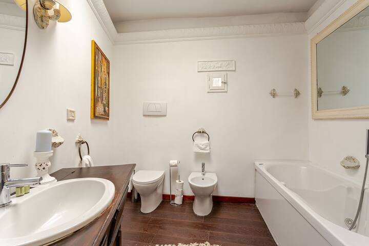 [-20%] 500 m Fontana di Trevi – metro sotto casa gallery image 5