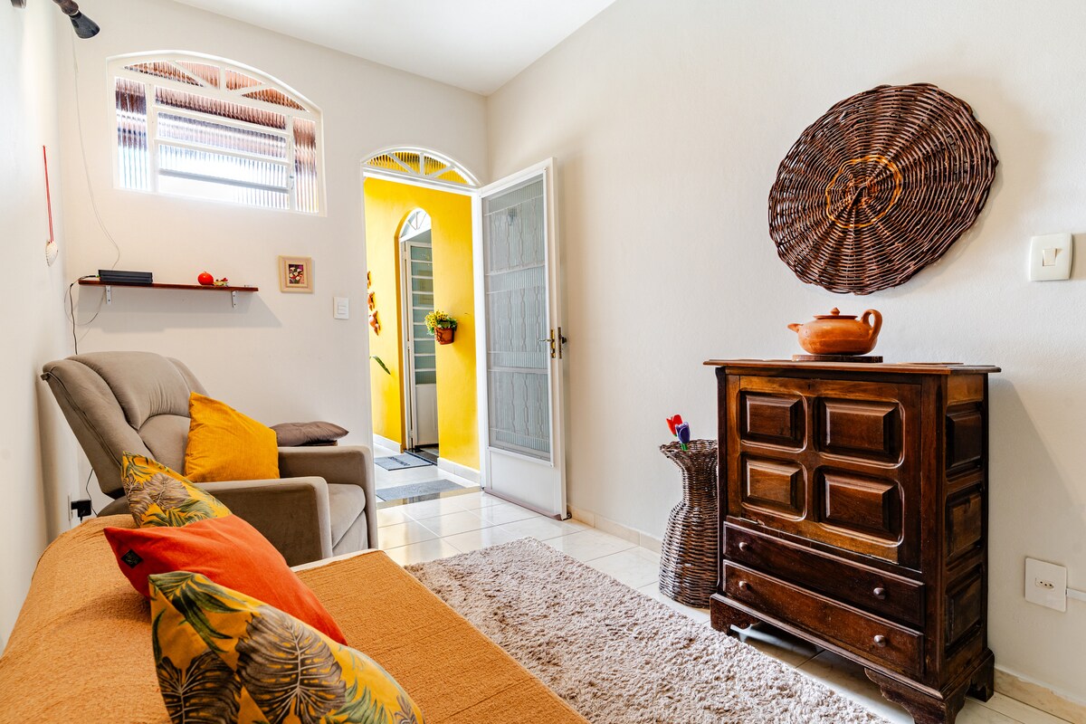 Popular Airbnb listing: Cozy house with balcony and lots of greenery in Taubaté
