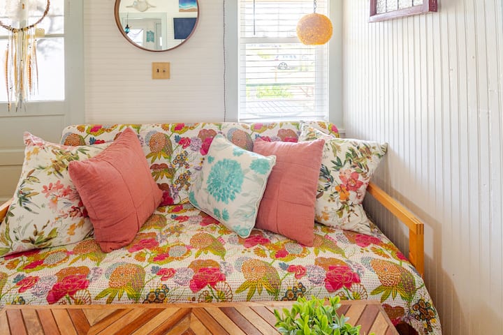 Surf Bungalow~ Semi Of~ Pets Ok~ Steps To Sand - Nags Head, NC