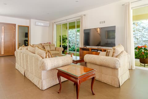 Top Airbnb: Maylu Residence in Chapala