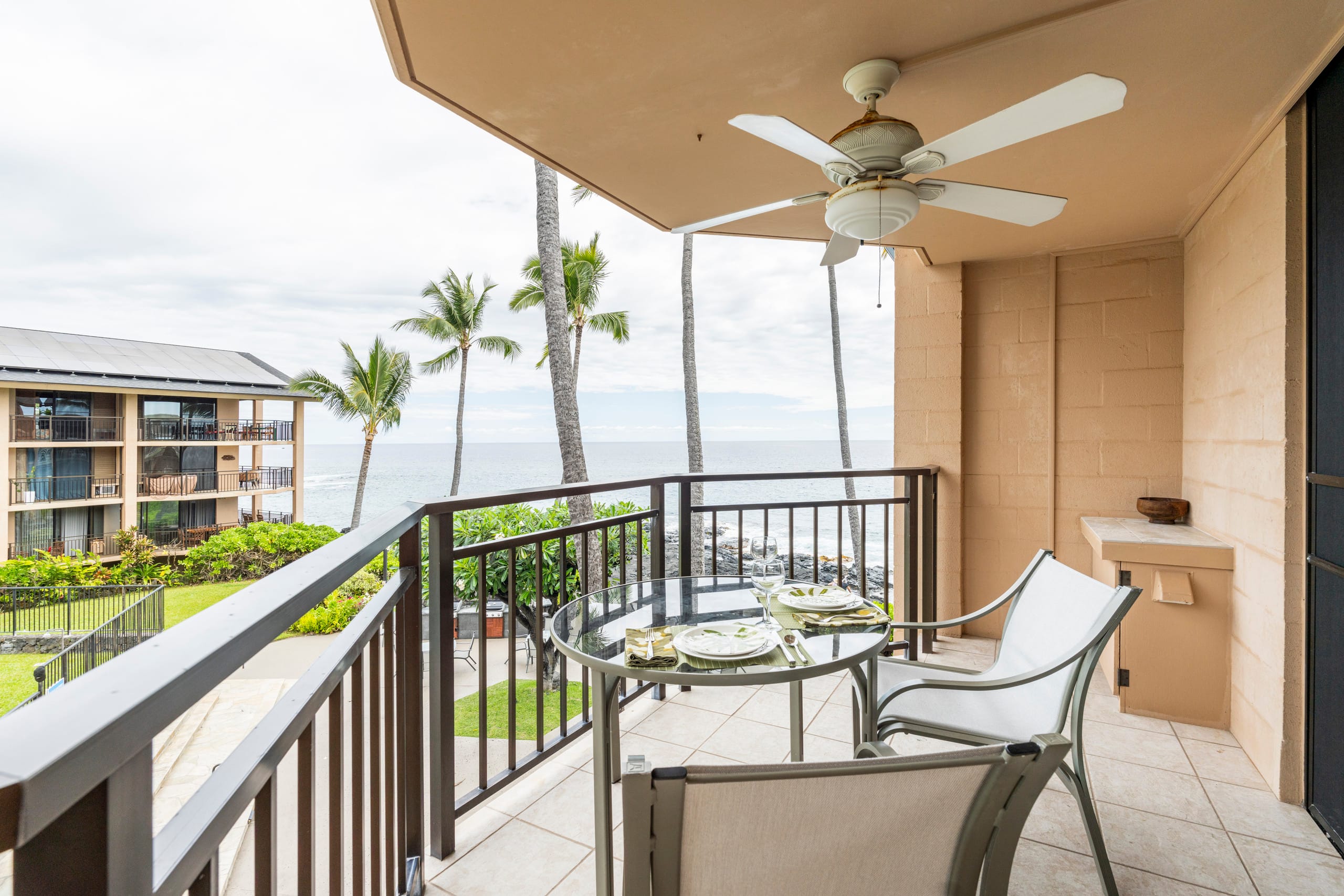 Condo in Kailua-Kona · ★4.93 · 1 bedroom · 1 bed · 1 bath - Image 6
