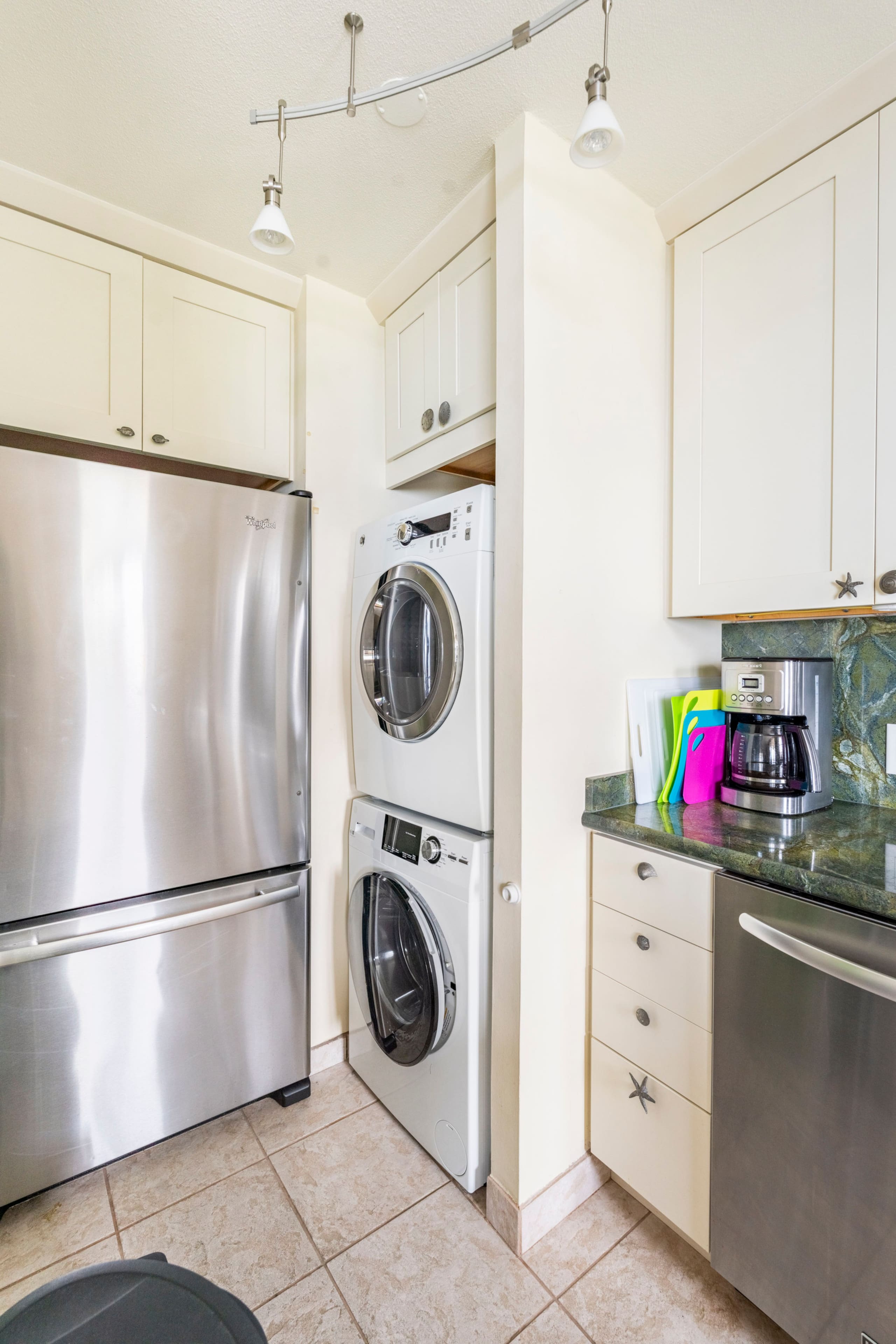 Condo in Kailua-Kona · ★4.93 · 1 bedroom · 1 bed · 1 bath - Image 15