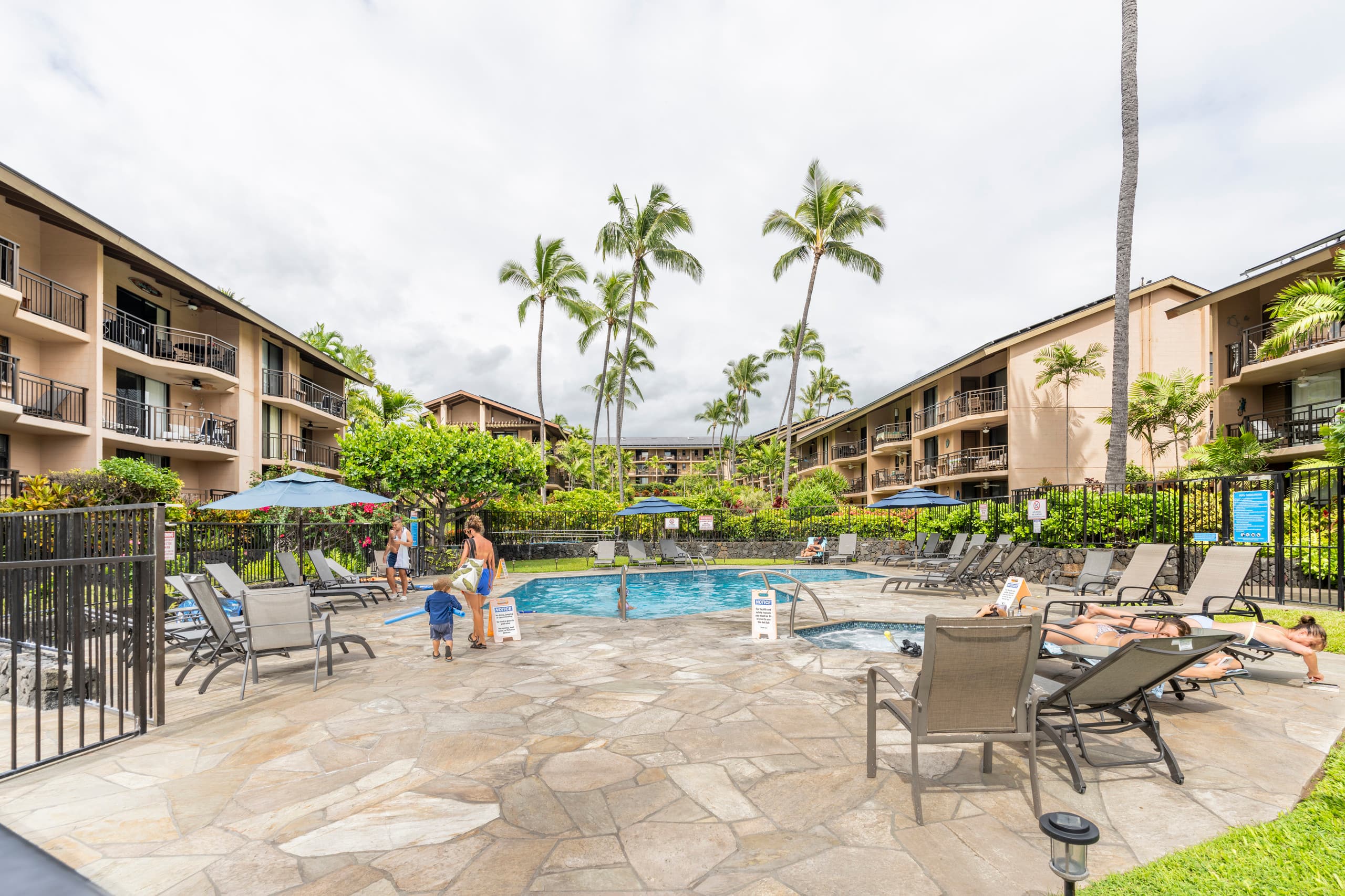Condo in Kailua-Kona · ★4.93 · 1 bedroom · 1 bed · 1 bath - Image 11