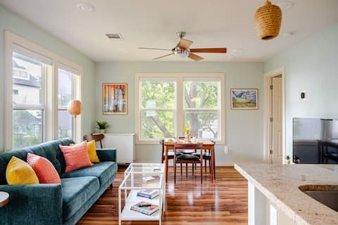 Popular Airbnb listing: Bouldin 1/1 - S 1st, SoCo, Zilker, Coffee, Tacos! in Bouldin Creek