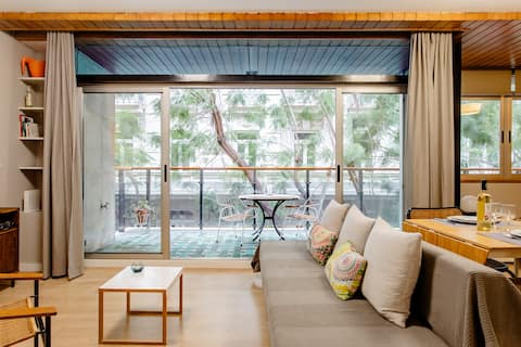 Cozy and unique apartment with generous balcony in the center of Valencia