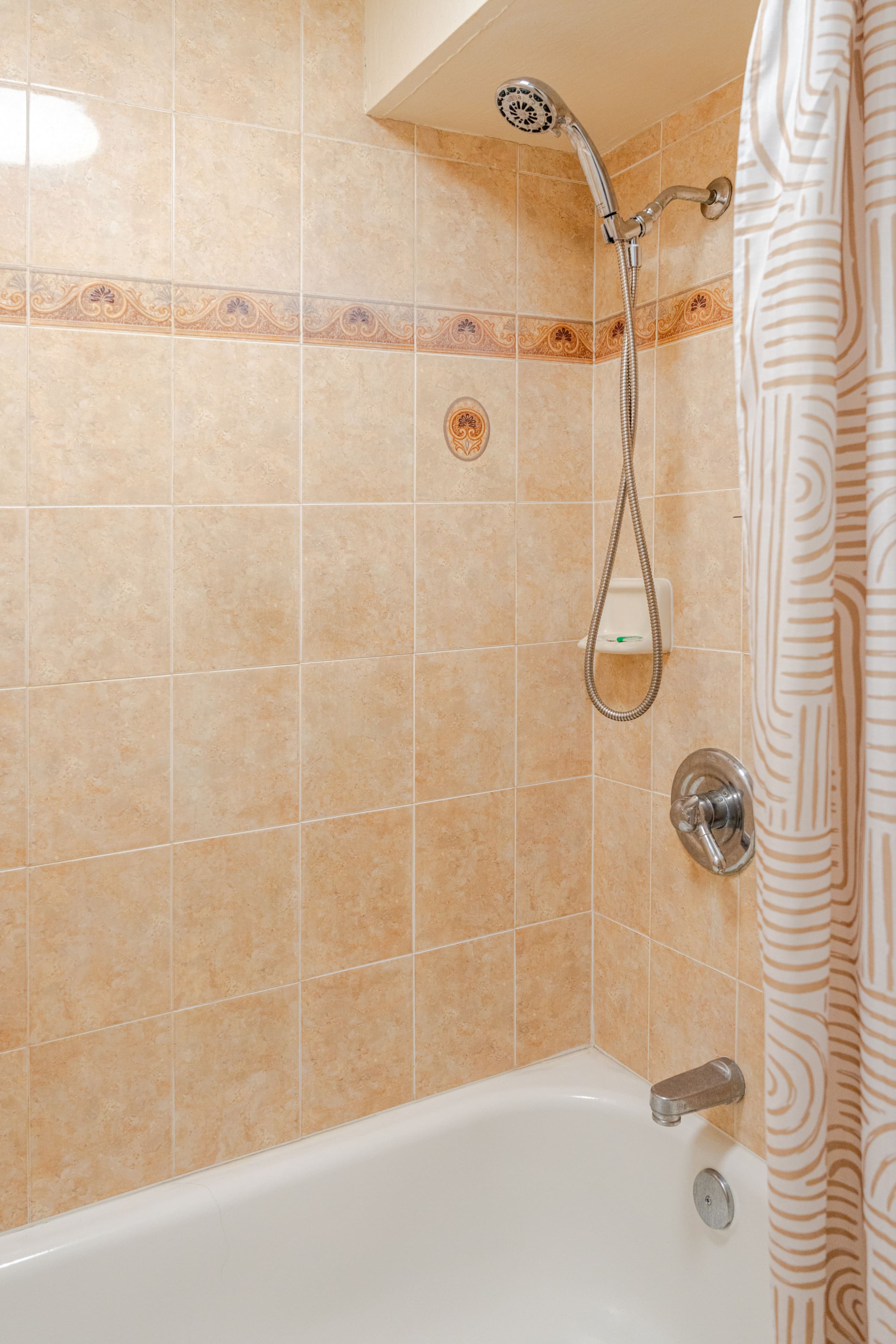 Condo in Honolulu · ★5.0 · 1 bedroom · 1 bed · 1 private bath - Image 17