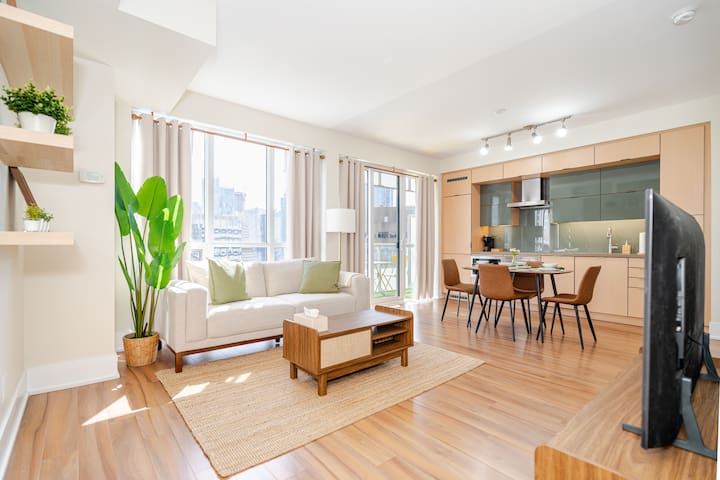 Calm & Curated 2BR Condo | CN Tower, MTCC Nearby