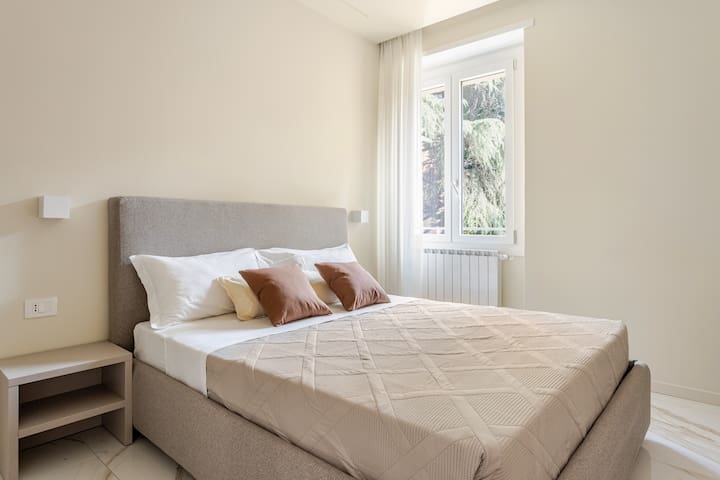 Luxury near the Station, 2 bedrooms & 2 bathrooms