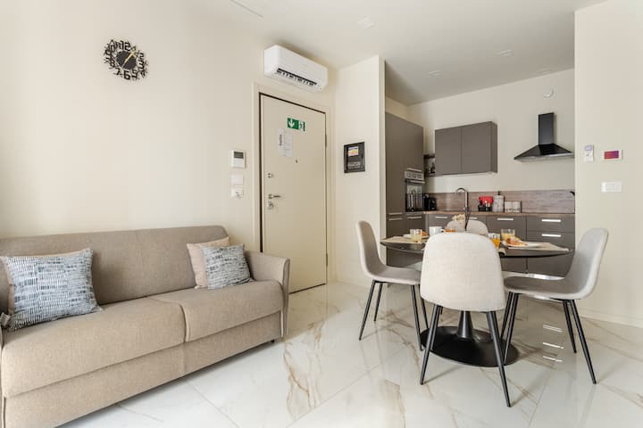 Luxury Near The Station, 2 Bedrooms & 2 Bathrooms - Bologne