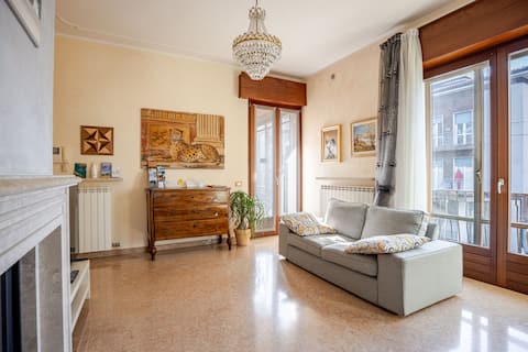 Top Airbnb: Moon's House 130 mq a Verona