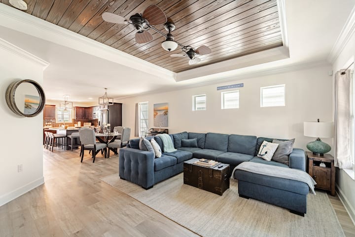 Chic Cottage Escape + Pool In Historic Downtown - Punta Gorda, FL