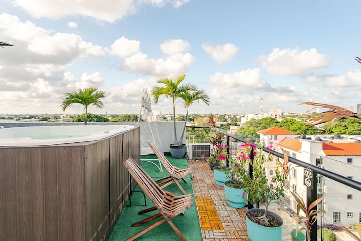 Scenic Loft City Views & Rooftop Hot Tub - Cancún