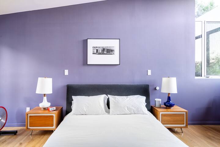 Bright, Modern & Spacious Stunner in Silverlake gallery image 4