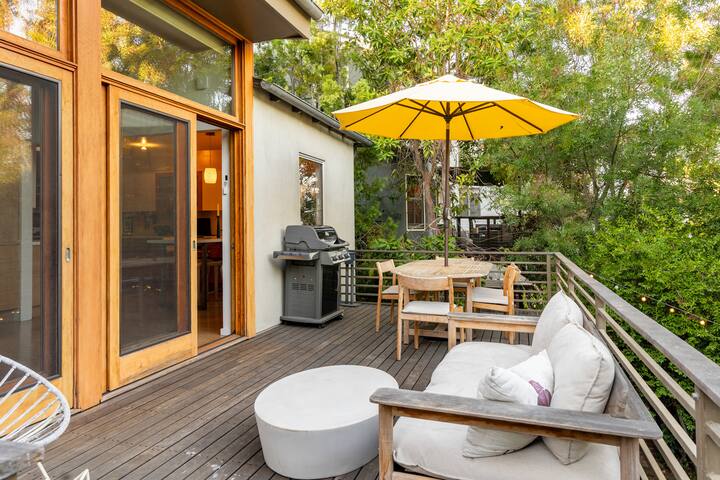 Bright, Modern & Spacious Stunner in Silverlake gallery image 2