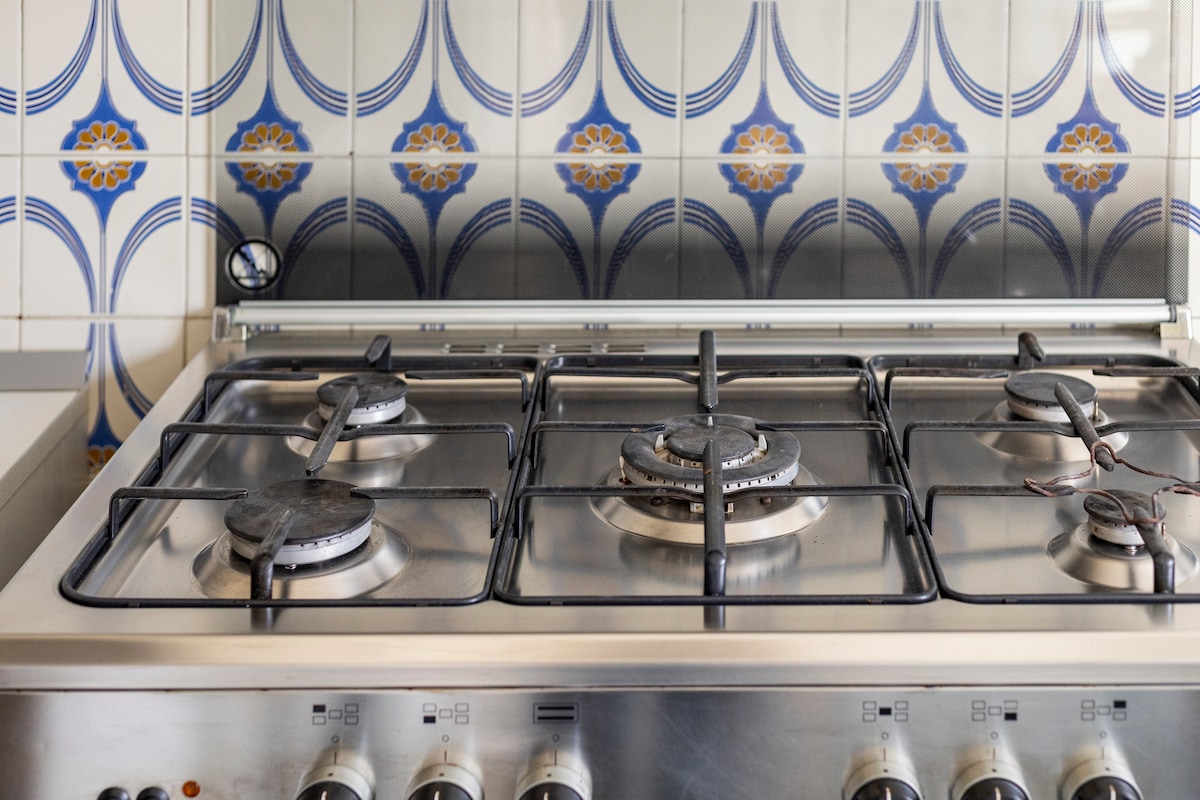 Annuncio Airbnb popolare: maria's house...a stone's throw from the sea a Procida