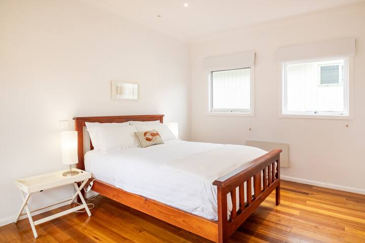 Sorrento Overboard gallery image 3